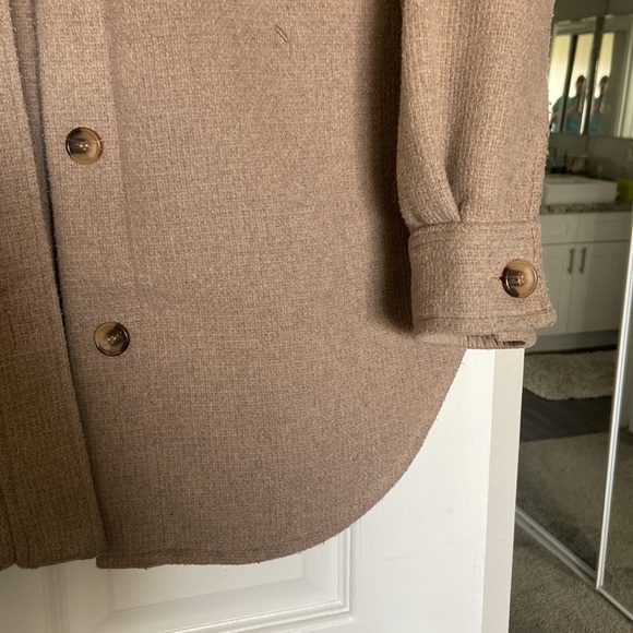 Oversized Shackett- S - Picture 3 of 6